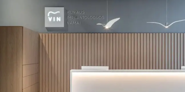 Vilniaus implantologijos namų gydymo kabineto interjeras